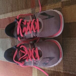 Brooks Cadence size 8